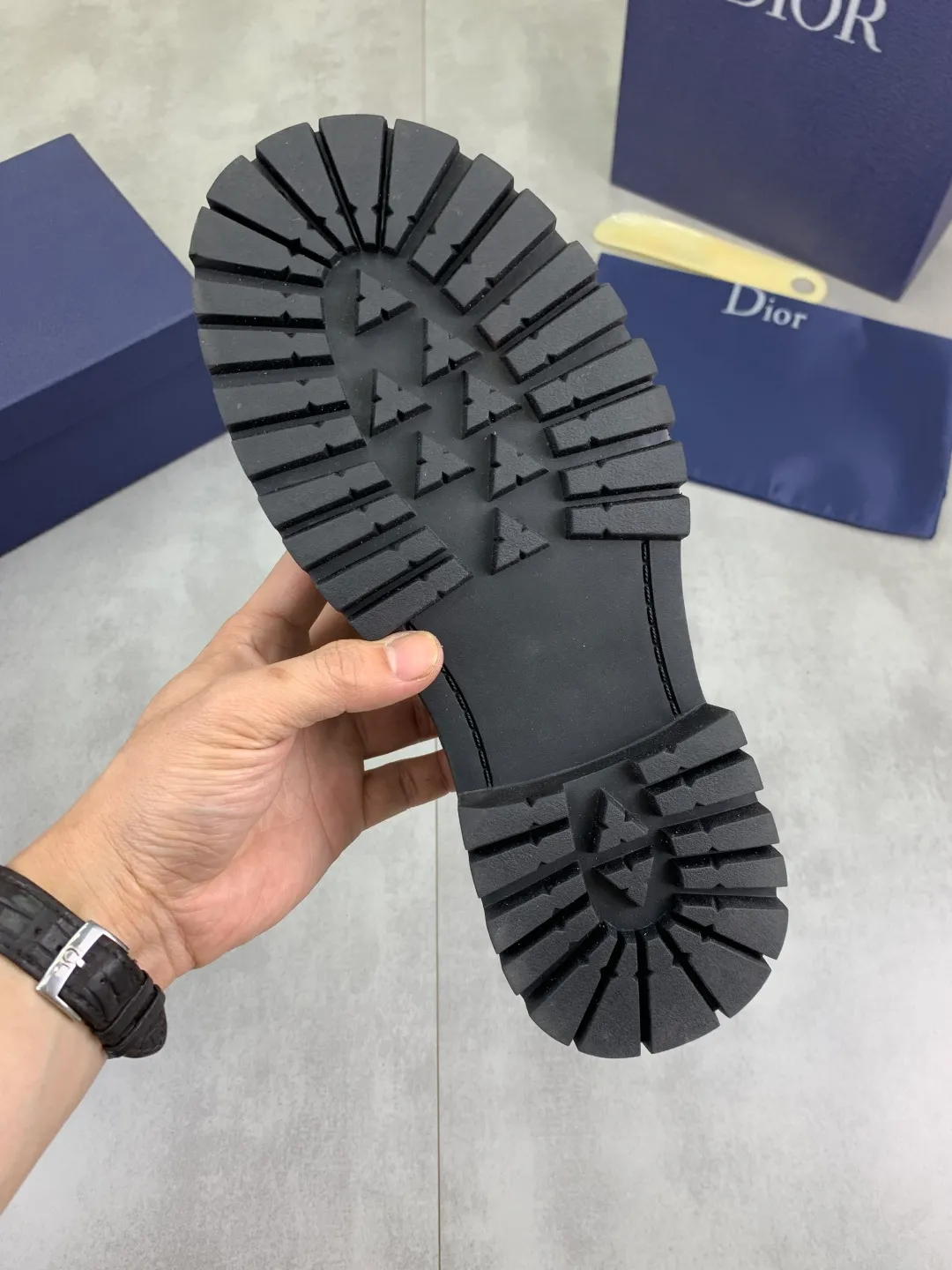 Men's shoes P520 💰【New style】Water-dyed cow lining Original order quality Dior —🆘.Dior Original order purchase, high-end leather shoes, fabric: Made of Italian imported color rubbed wrinkled cowhide➕Water-dyed cow lining/cowhide lining➕Specially available original combination outsole, fine workmanship, real shot🎬Size: 38-45 (with full set of packaging) Color: 3️⃣ colors available